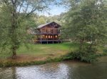 The River House: Toccoa River View of Cabin